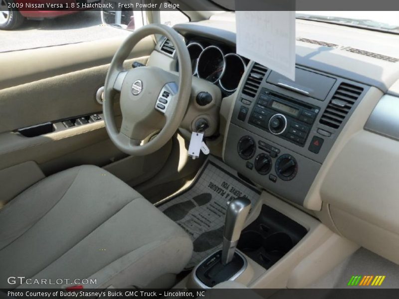 Fresh Powder / Beige 2009 Nissan Versa 1.8 S Hatchback