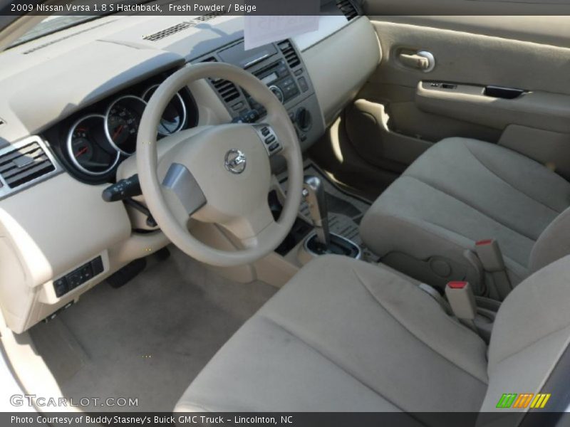 Fresh Powder / Beige 2009 Nissan Versa 1.8 S Hatchback