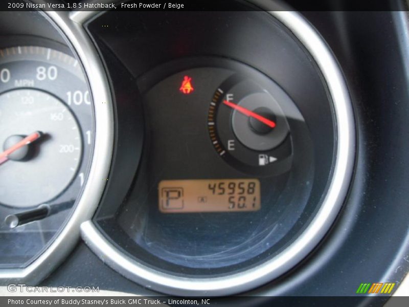 Fresh Powder / Beige 2009 Nissan Versa 1.8 S Hatchback