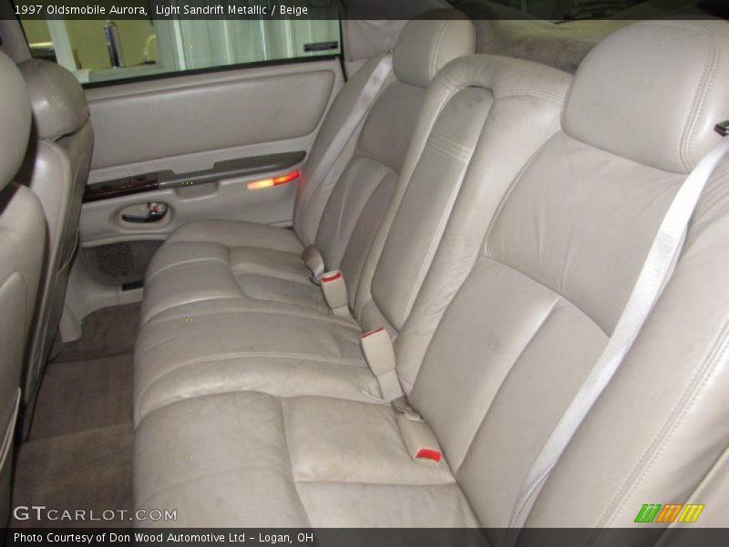 Light Sandrift Metallic / Beige 1997 Oldsmobile Aurora