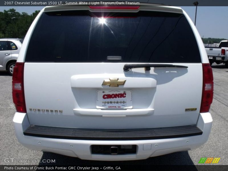 Summit White / Light Titanium/Dark Titanium 2007 Chevrolet Suburban 1500 LT