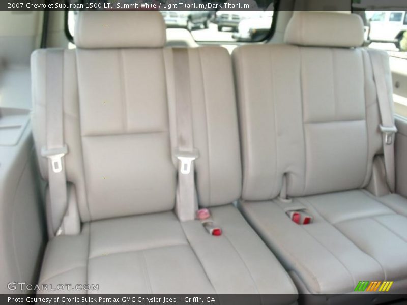Summit White / Light Titanium/Dark Titanium 2007 Chevrolet Suburban 1500 LT