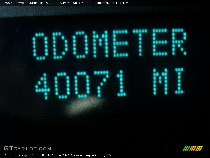 Summit White / Light Titanium/Dark Titanium 2007 Chevrolet Suburban 1500 LT