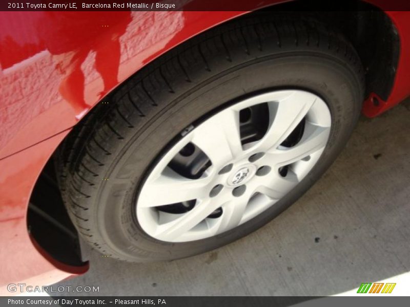Barcelona Red Metallic / Bisque 2011 Toyota Camry LE