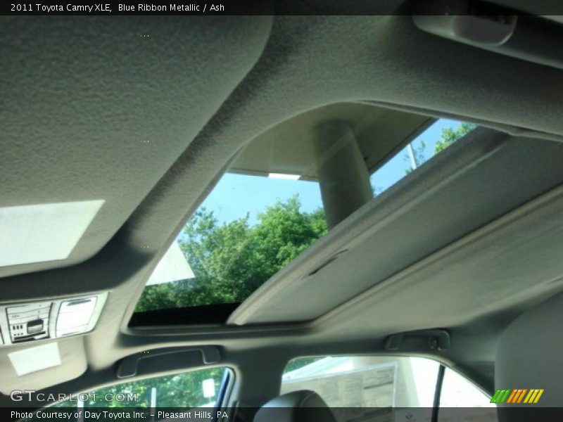 Blue Ribbon Metallic / Ash 2011 Toyota Camry XLE