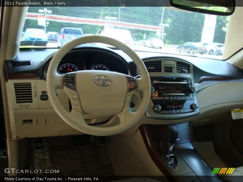 Black / Ivory 2011 Toyota Avalon