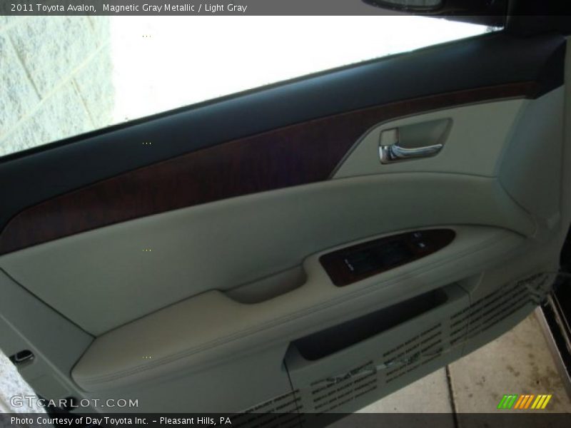 Magnetic Gray Metallic / Light Gray 2011 Toyota Avalon