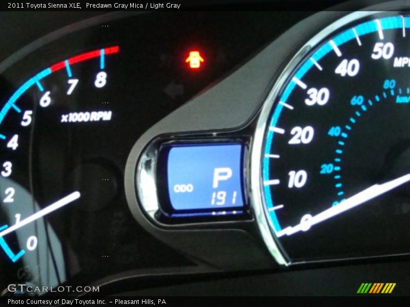 Predawn Gray Mica / Light Gray 2011 Toyota Sienna XLE