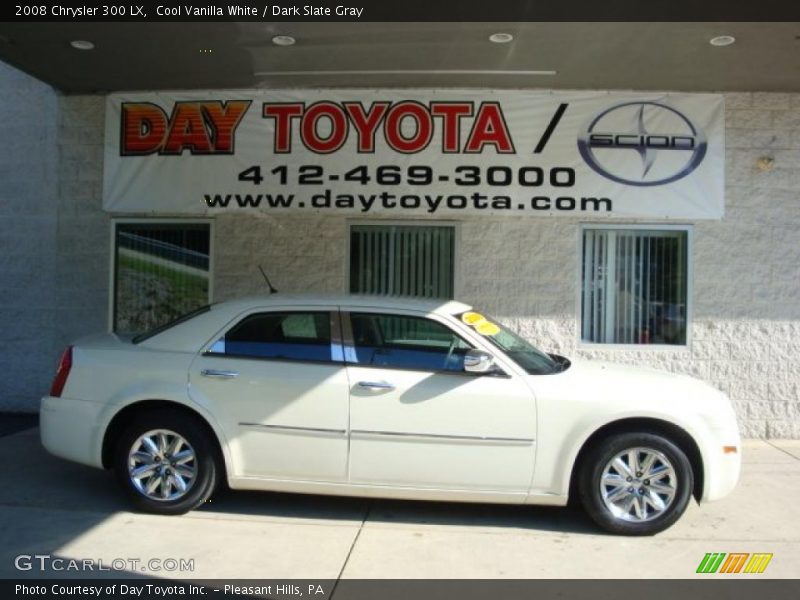 Cool Vanilla White / Dark Slate Gray 2008 Chrysler 300 LX