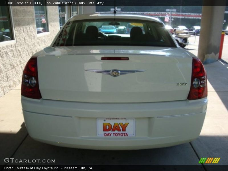 Cool Vanilla White / Dark Slate Gray 2008 Chrysler 300 LX