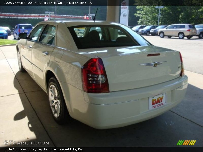 Cool Vanilla White / Dark Slate Gray 2008 Chrysler 300 LX