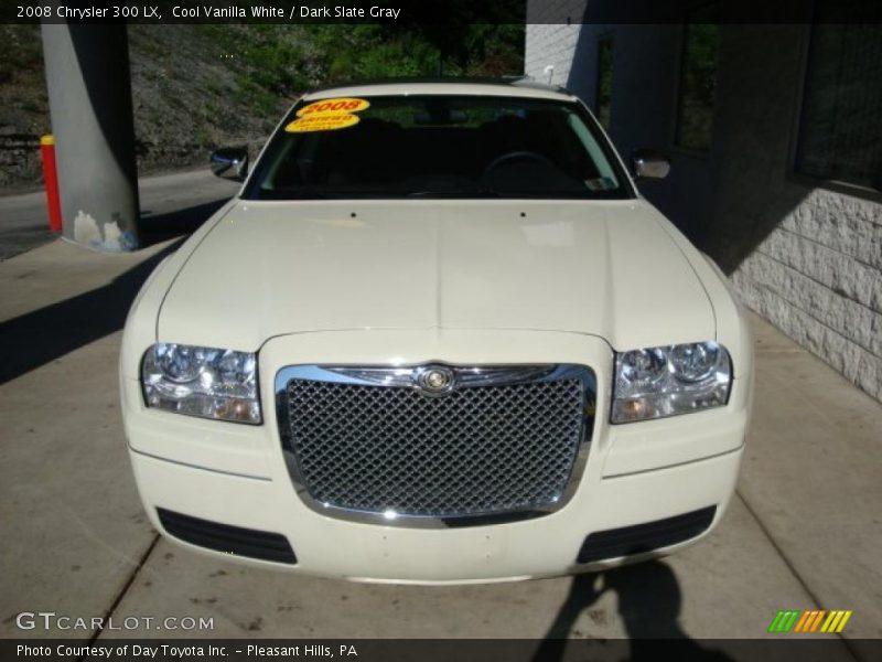 Cool Vanilla White / Dark Slate Gray 2008 Chrysler 300 LX