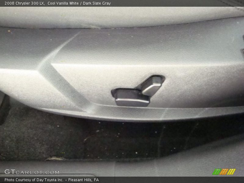 Cool Vanilla White / Dark Slate Gray 2008 Chrysler 300 LX