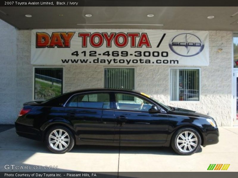 Black / Ivory 2007 Toyota Avalon Limited