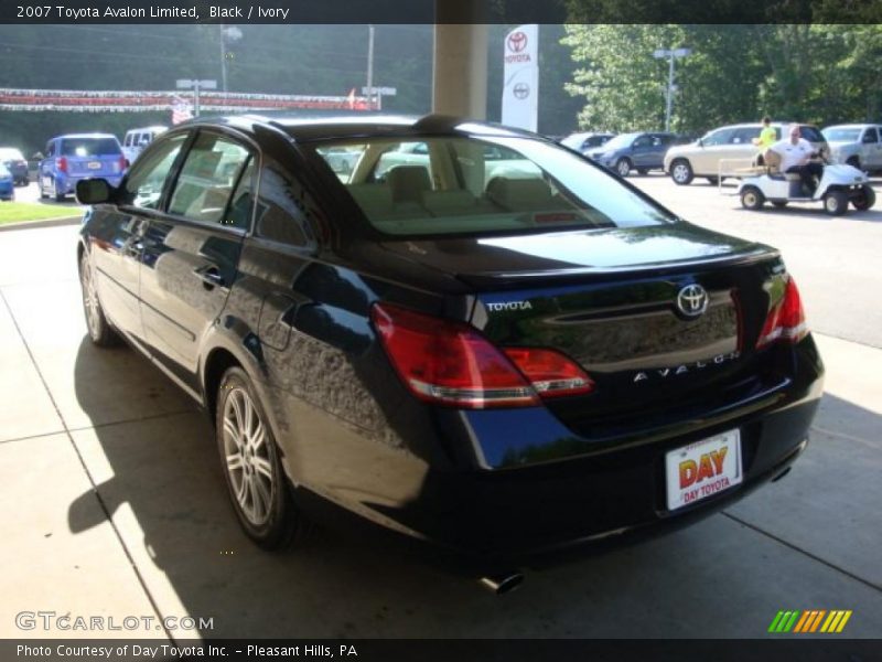 Black / Ivory 2007 Toyota Avalon Limited