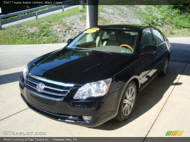 Black / Ivory 2007 Toyota Avalon Limited
