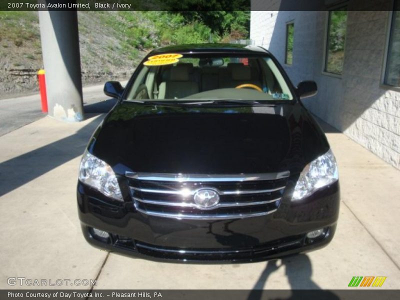 Black / Ivory 2007 Toyota Avalon Limited