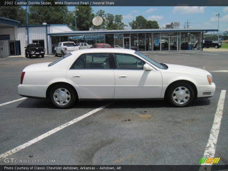 White Diamond Pearl / Neutral Shale 2002 Cadillac DeVille Sedan