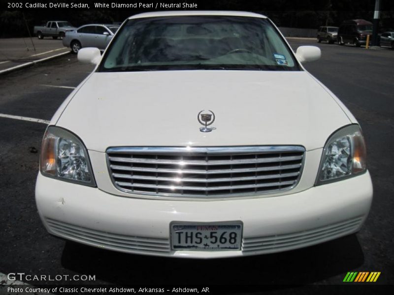 White Diamond Pearl / Neutral Shale 2002 Cadillac DeVille Sedan