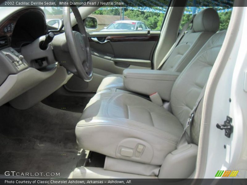 White Diamond Pearl / Neutral Shale 2002 Cadillac DeVille Sedan