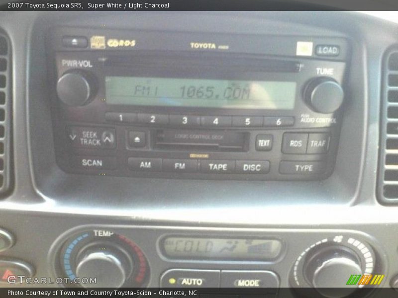Super White / Light Charcoal 2007 Toyota Sequoia SR5