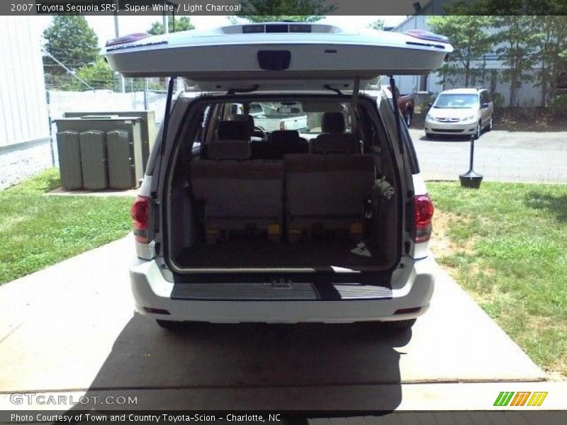 Super White / Light Charcoal 2007 Toyota Sequoia SR5