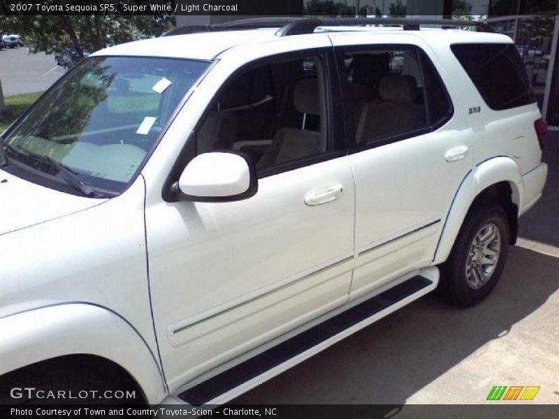 Super White / Light Charcoal 2007 Toyota Sequoia SR5