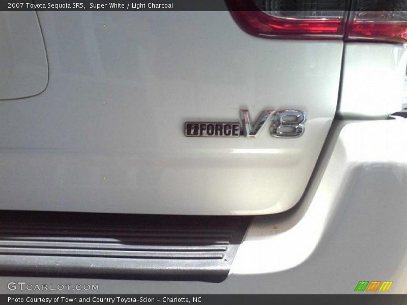 Super White / Light Charcoal 2007 Toyota Sequoia SR5
