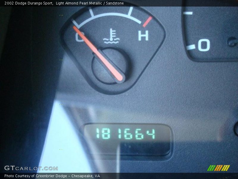 Light Almond Pearl Metallic / Sandstone 2002 Dodge Durango Sport