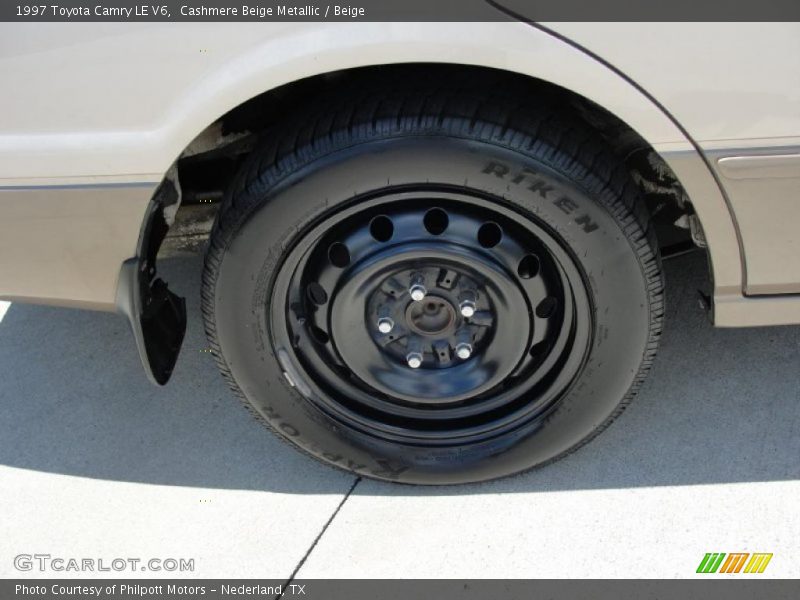 Cashmere Beige Metallic / Beige 1997 Toyota Camry LE V6