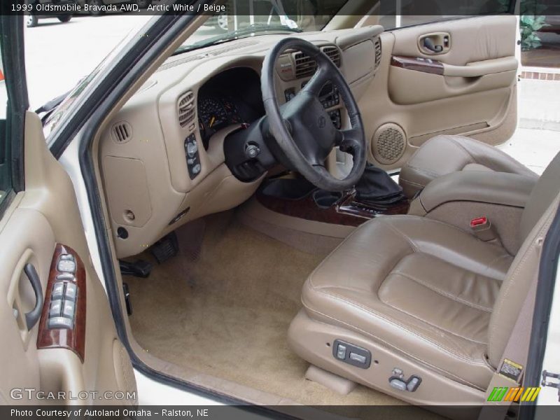 Arctic White / Beige 1999 Oldsmobile Bravada AWD