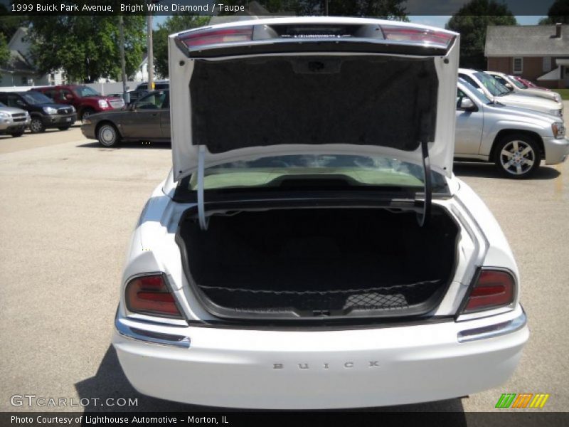 Bright White Diamond / Taupe 1999 Buick Park Avenue