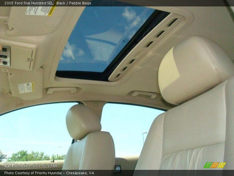 Black / Pebble Beige 2005 Ford Five Hundred SEL