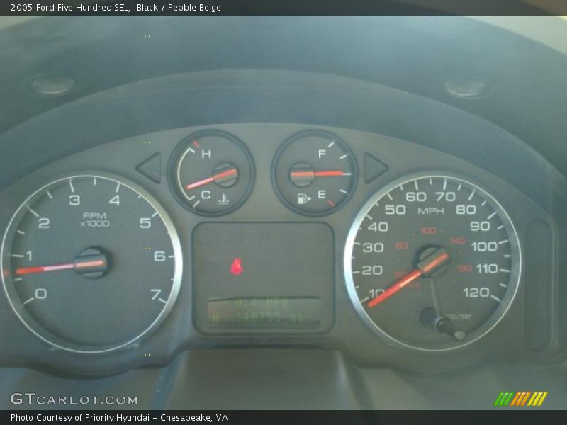 Black / Pebble Beige 2005 Ford Five Hundred SEL