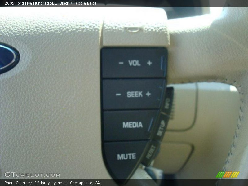 Black / Pebble Beige 2005 Ford Five Hundred SEL