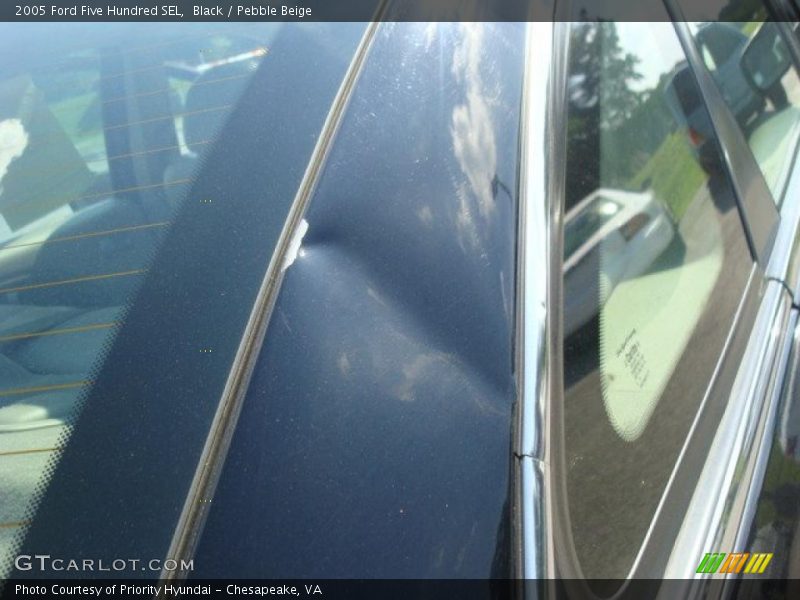 Black / Pebble Beige 2005 Ford Five Hundred SEL