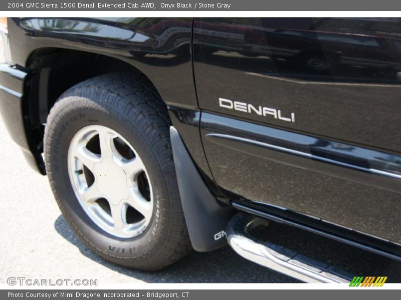 Onyx Black / Stone Gray 2004 GMC Sierra 1500 Denali Extended Cab AWD