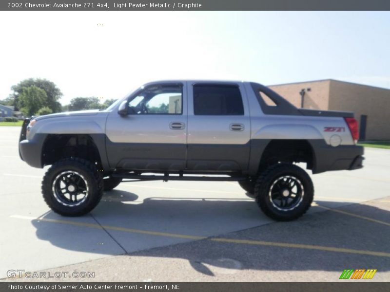 Light Pewter Metallic / Graphite 2002 Chevrolet Avalanche Z71 4x4