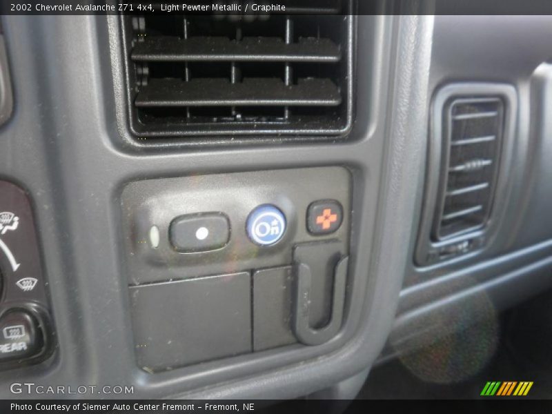 Light Pewter Metallic / Graphite 2002 Chevrolet Avalanche Z71 4x4