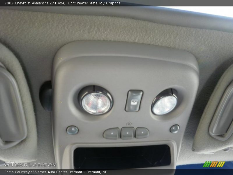 Light Pewter Metallic / Graphite 2002 Chevrolet Avalanche Z71 4x4