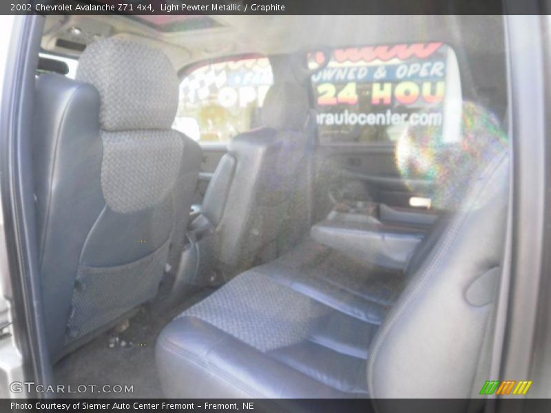 Light Pewter Metallic / Graphite 2002 Chevrolet Avalanche Z71 4x4