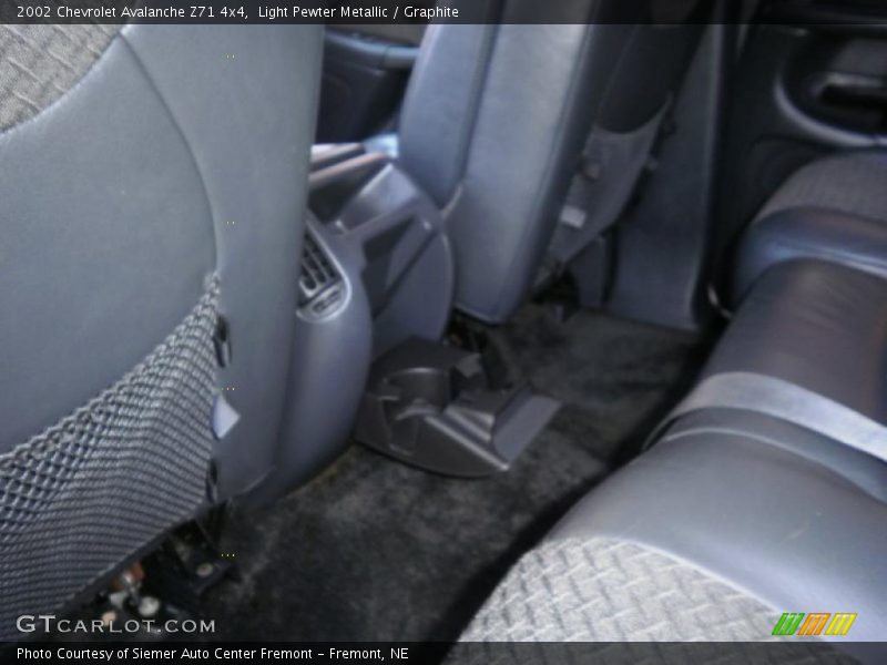 Light Pewter Metallic / Graphite 2002 Chevrolet Avalanche Z71 4x4