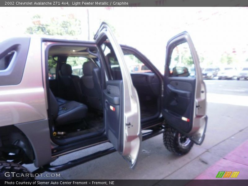 Light Pewter Metallic / Graphite 2002 Chevrolet Avalanche Z71 4x4