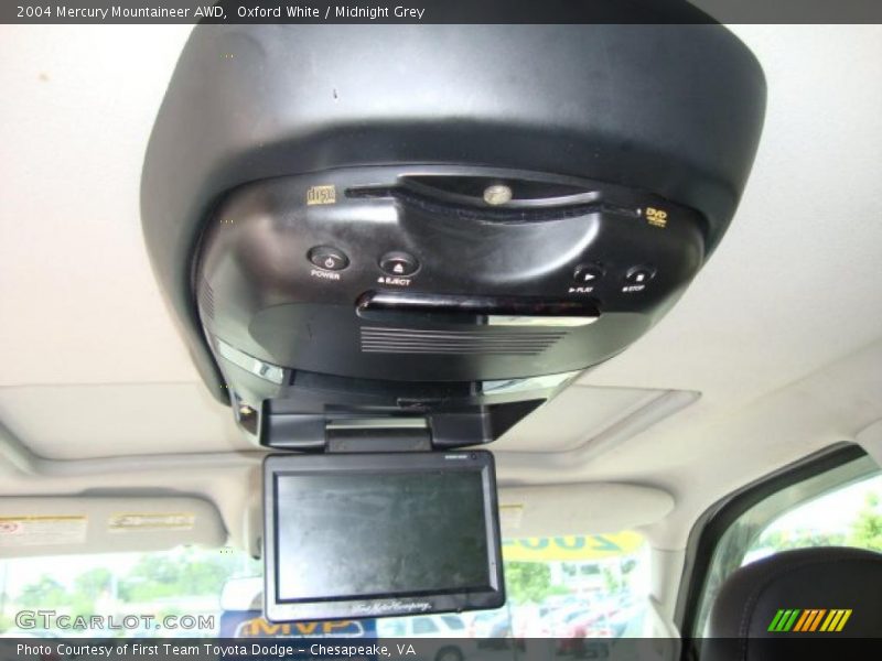 Oxford White / Midnight Grey 2004 Mercury Mountaineer AWD