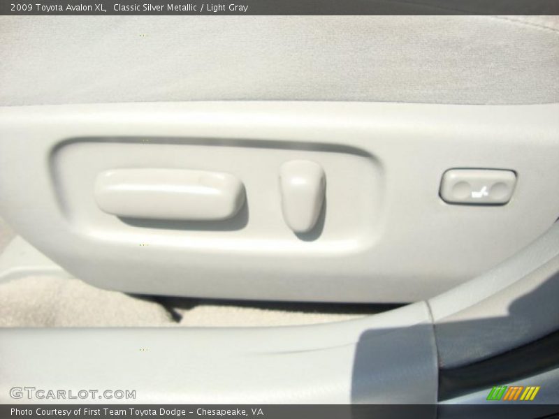 Classic Silver Metallic / Light Gray 2009 Toyota Avalon XL