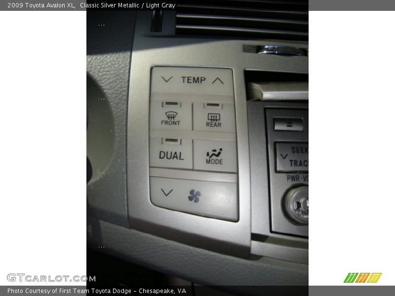 Classic Silver Metallic / Light Gray 2009 Toyota Avalon XL