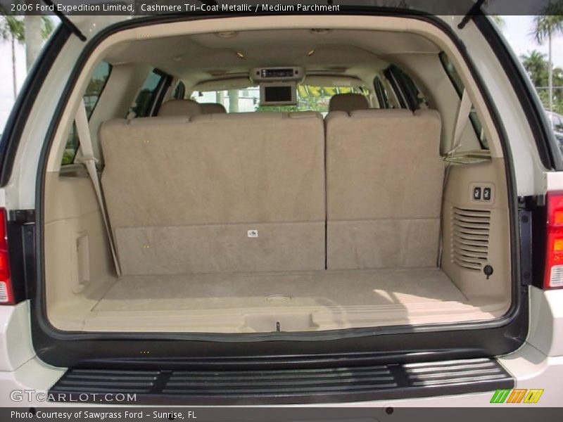 Cashmere Tri-Coat Metallic / Medium Parchment 2006 Ford Expedition Limited
