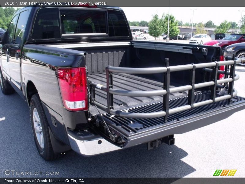 Galaxy Black / Charcoal 2010 Nissan Titan SE Crew Cab