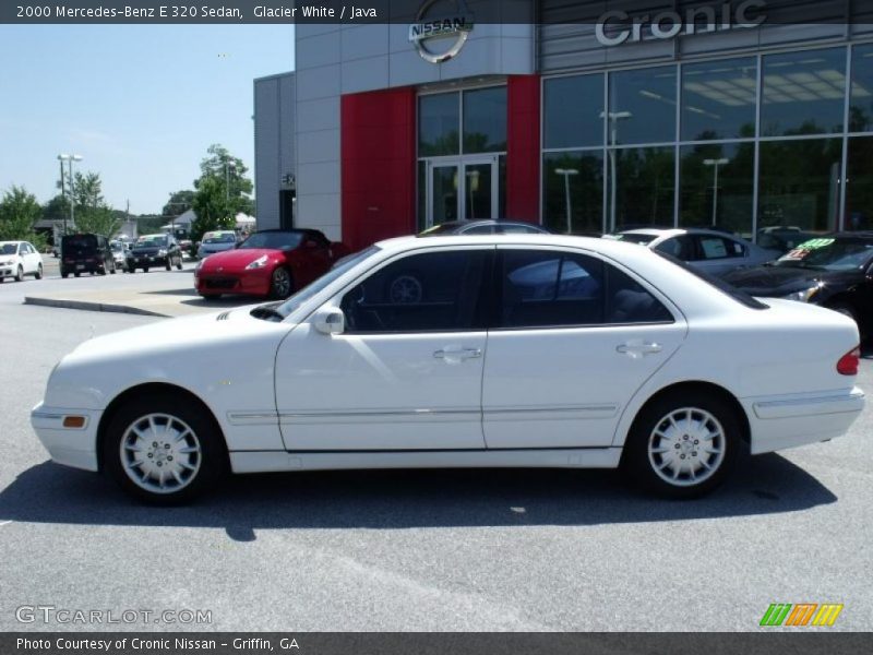 Glacier White / Java 2000 Mercedes-Benz E 320 Sedan