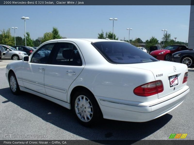 Glacier White / Java 2000 Mercedes-Benz E 320 Sedan